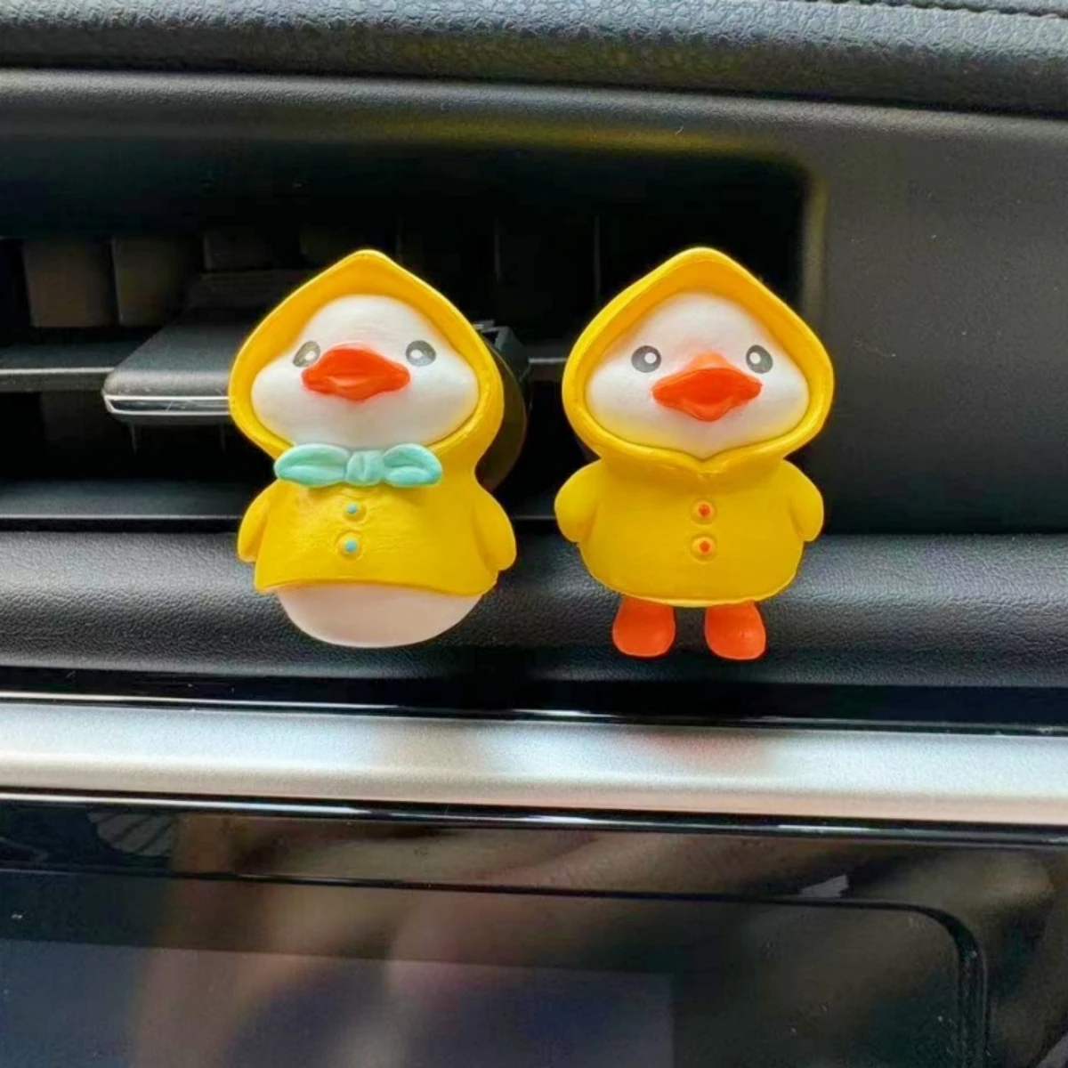 

Cute Funny Cartoon Car Air Freshener Ornaments Decoration Complete Auto Vent Clips Fragrance Raincoat Duck Figurines Accessories