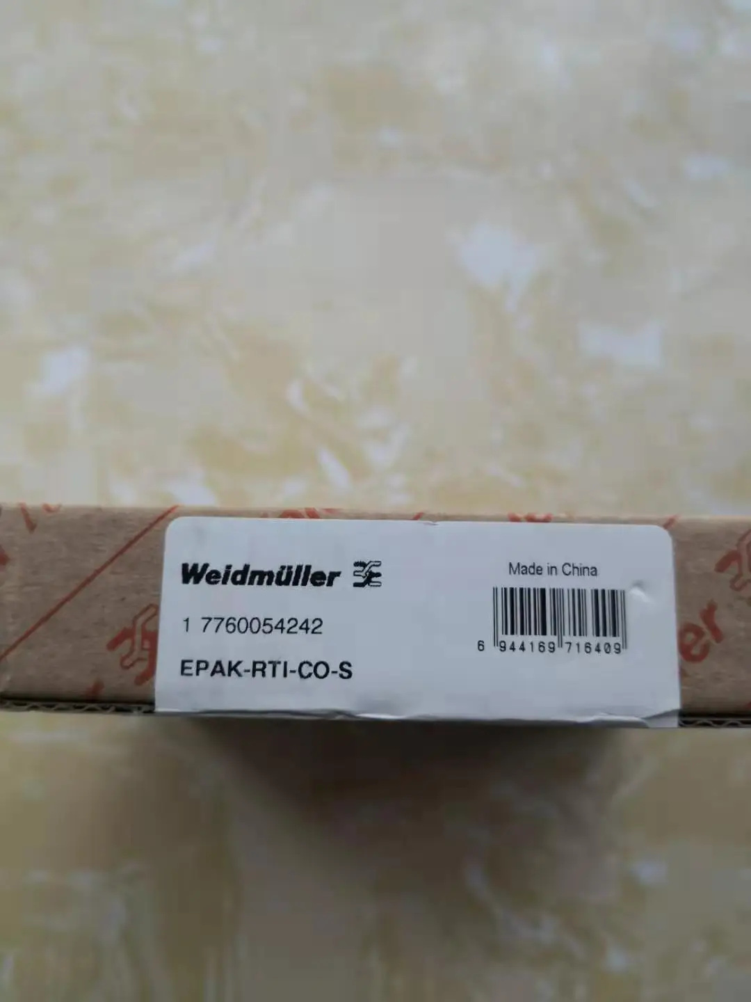 

New Genuine Weidmuller Temperature Isolator 7760054242 EPAK-RTI-CO-S