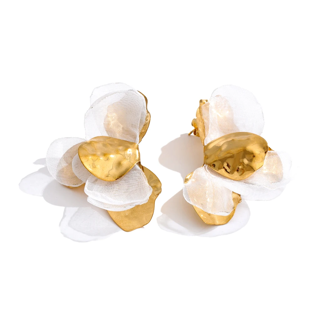 Women's Chic Fabric Flower Stud Earrings