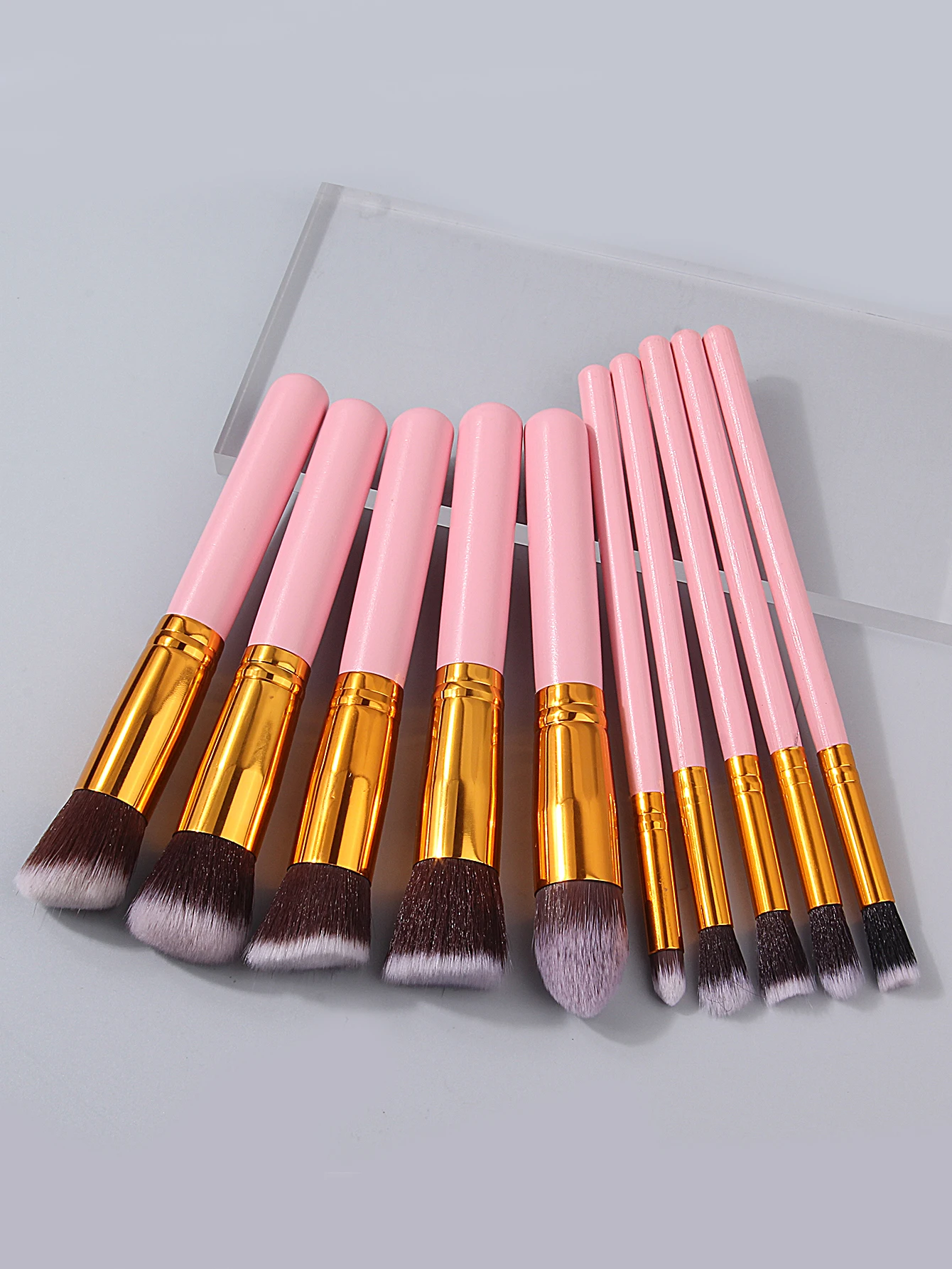 6/10/19個入りピンクビューティーセットには、メイクブラシセット、洗面用具セット、乾湿両用ビューティーエッグ、パウダーパフが含まれています。