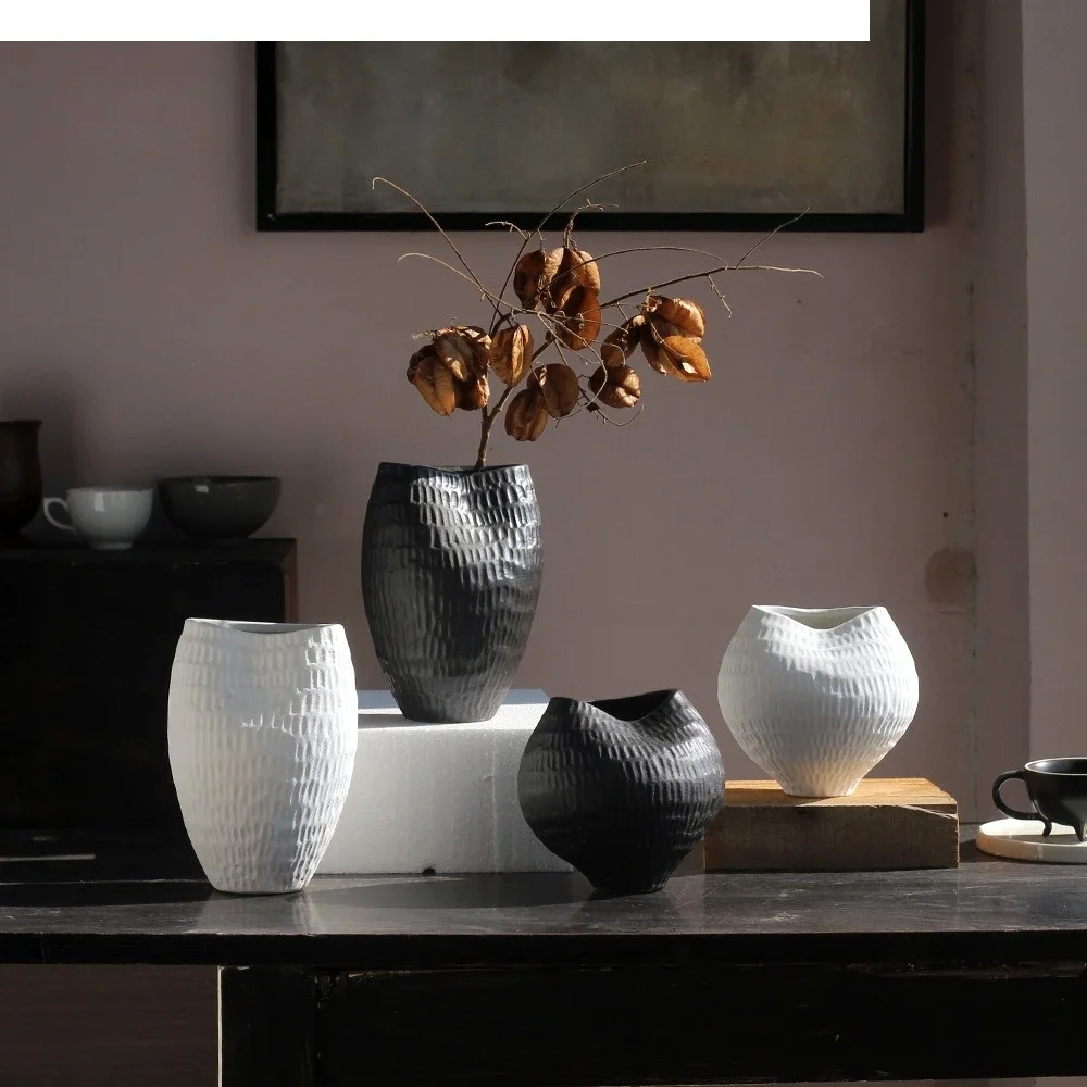 Ceramic Vase Black and White Checkered Irregular Pleats Flower Vase Hydroponics Terrarium Home Decoration Accessories