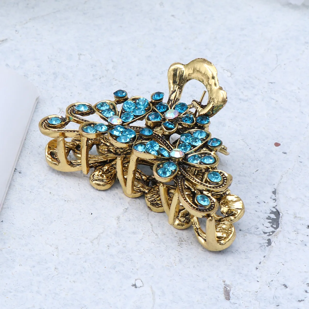 

1 шт. винтажная заколка-краб для волос с кристаллами, ретро-дизайн, нескользящая, легкая, для укладки волос в душе, небесно-голубой сплав, для женщин