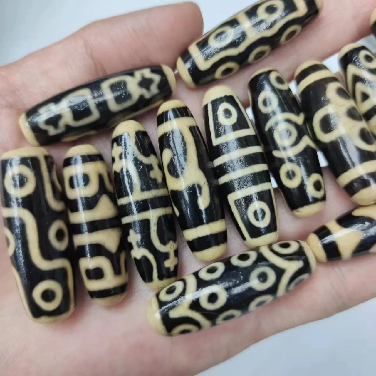 

10pcs/lot natural old agate dzi wholesale Black yellow multiple Rare pattern Weathering lines Accessories jewelry amulet archaic