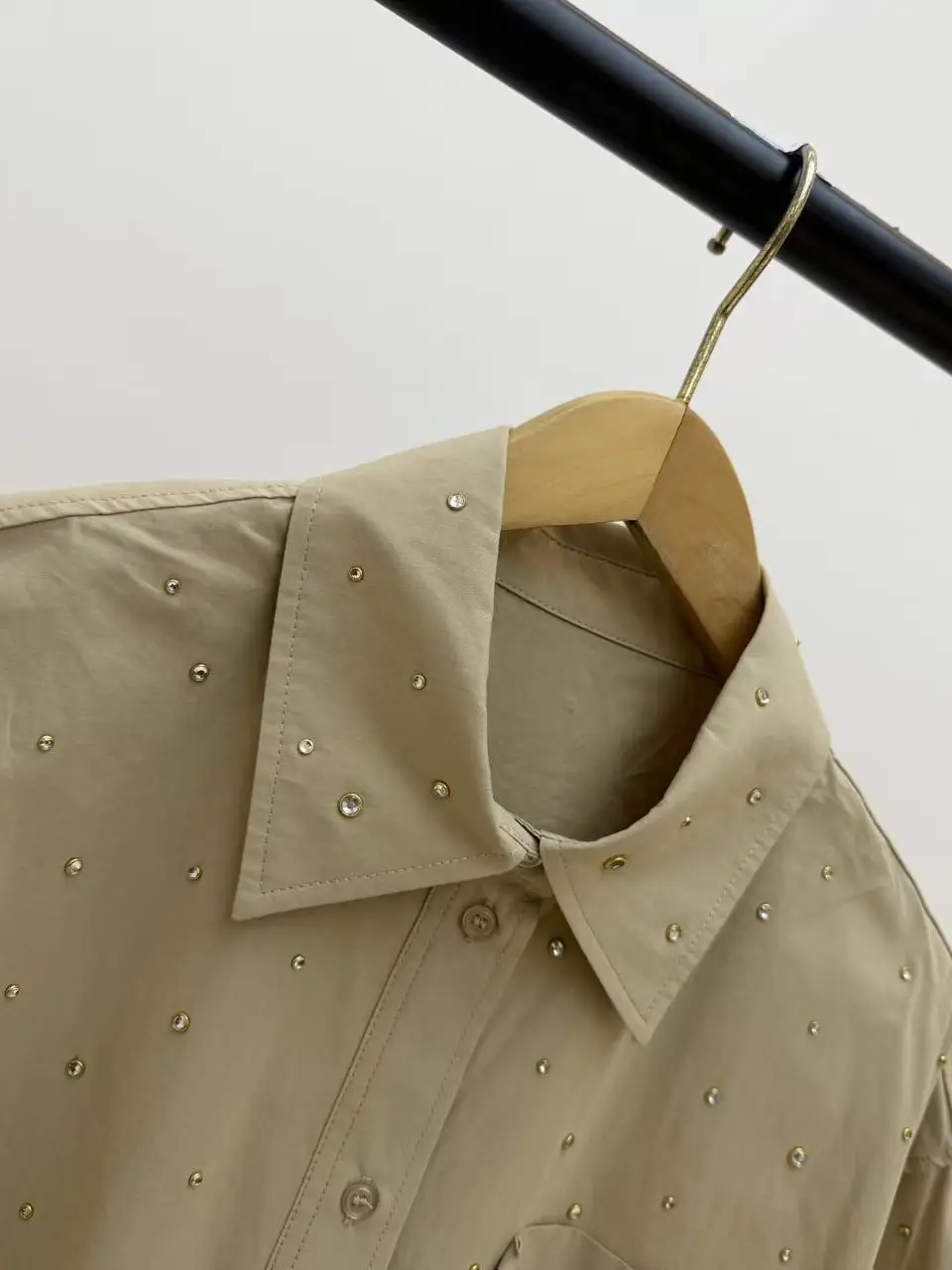 

Women Rivet Decoration Set Solid Color Turn-Down Collar Single Breasted Shirt + Pleated Midi Skirt 2026 Spring/summer New