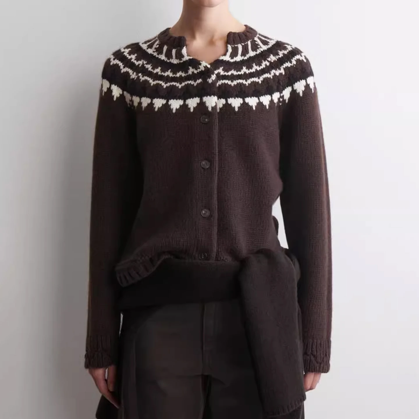 เสื้อคาร์ดิแกนไหมพรมทรงกลมแฟชั่นสำหรับผู้หญิง ทรงเข้ารูป แขนยาว ลายเรขาคณิต ติดกระดุม เหมาะสำหรับฤดูใบไม้ร่วง ปี 2025