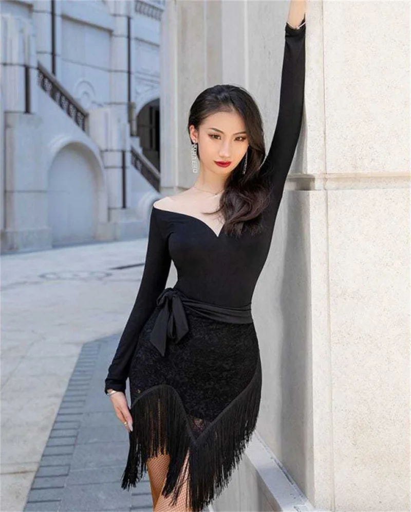 ชุดเต้นลาตินสำหรับผู้หญิง ประดับพู่ ผ้าคลุมสะโพก กระโปรงผ้าขนหนู ชุดเดรสลูกไม้เซ็กซี่ เสื้อสำหรับเต้นบอลรูม แขนยาว คอวี ผ้าตาข่าย