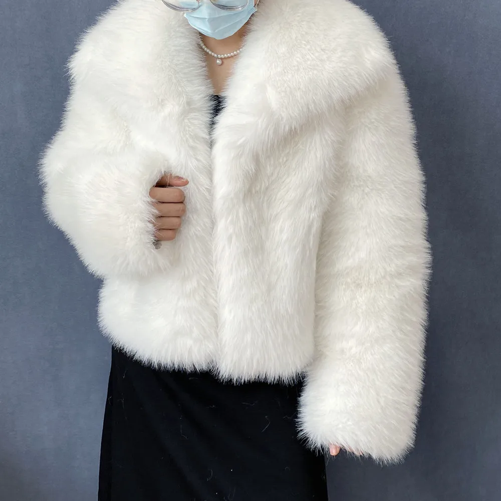 Women's Plus Size Winter Fur Coat Fox Large Lapel Loose Short Top Elegant Warmth for Cold Weather