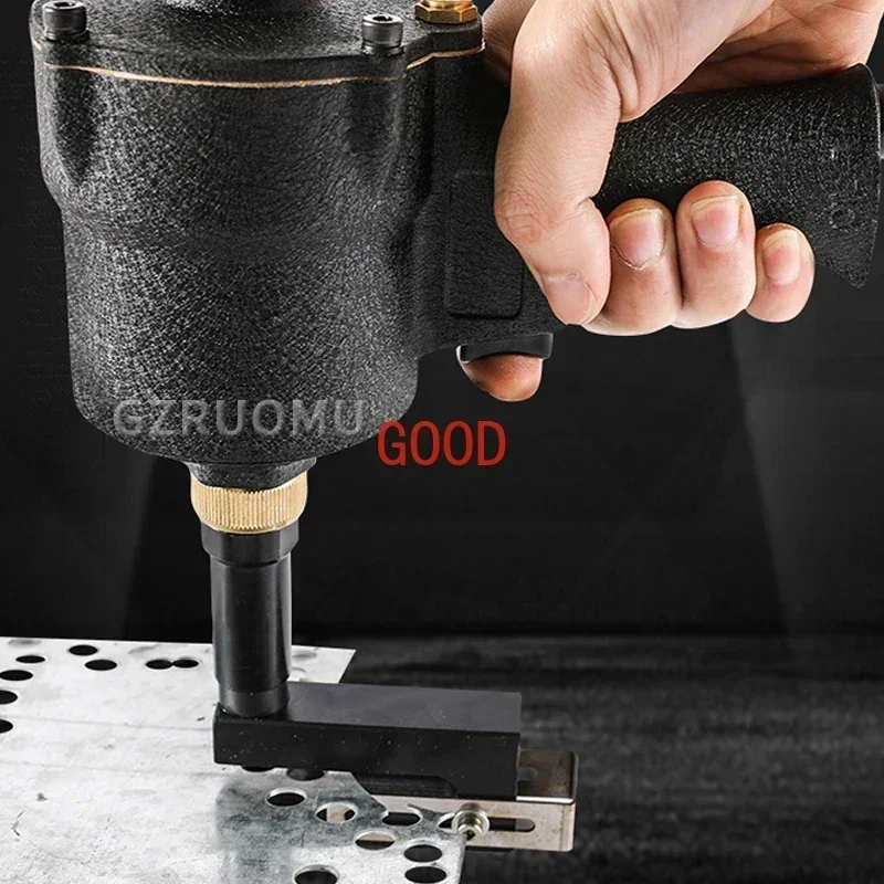 Punzonatrice pneumatica industriale Pistola in metallo Piastra di ferro Foro rotondo Punzonatura Pubblicità in acciaio inossidabile Parola Puncher ad aria 3.2-5.0MM