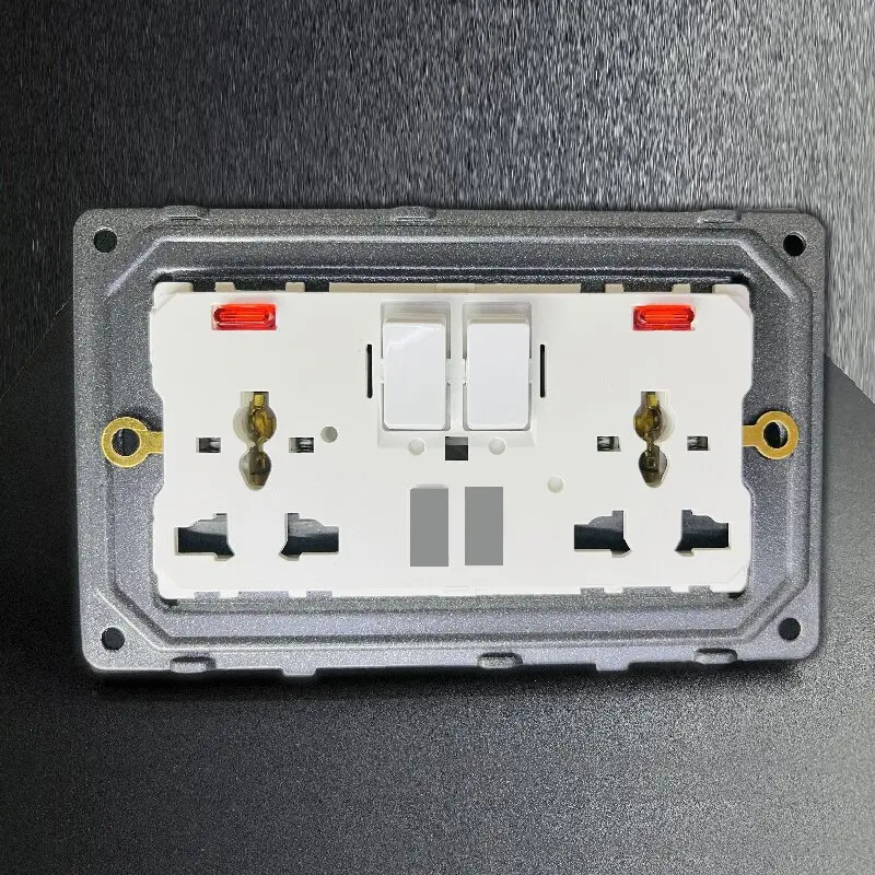 Internationaal standaard stopcontactpaneel 146-duplex multifunctionele drie-gaats stopcontact stalen frame schakelaar wandschakelaar stopcontact thuis