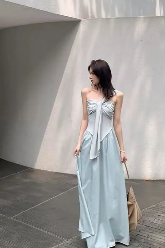 

Fashionable Design Dress For Women In Summer, Showing Off White, Off Shoulder, Slim Fit, Light Luxury Strapless Skirt
