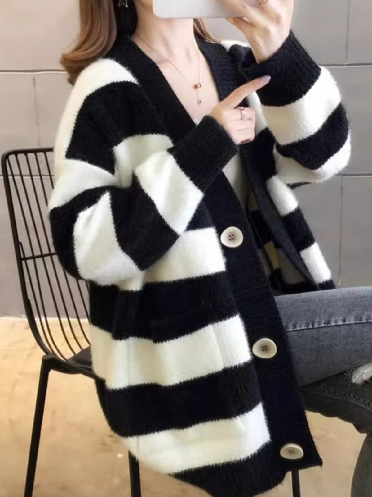 Vertärmter Strickpullover für Gymnasiasten, lockere lange Strickjacke, gestreift, Nerz-Imitat-Oberbekleidung für Damen, Frühling und Herbst