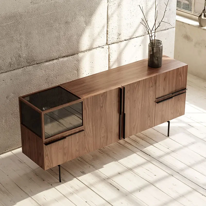 Mueble lateral italiano minimalista de nogal, entrada de lujo con luz nórdica