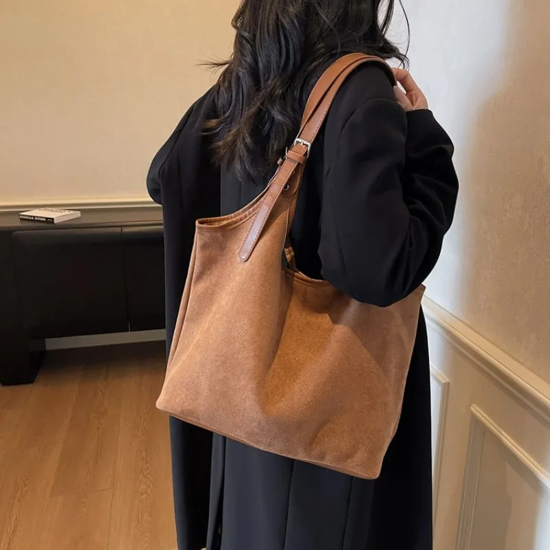 

Minimalist Unique Simple Clutch Mini Bag For Women With Fashionable Solid Color And Trendy Vintage Design