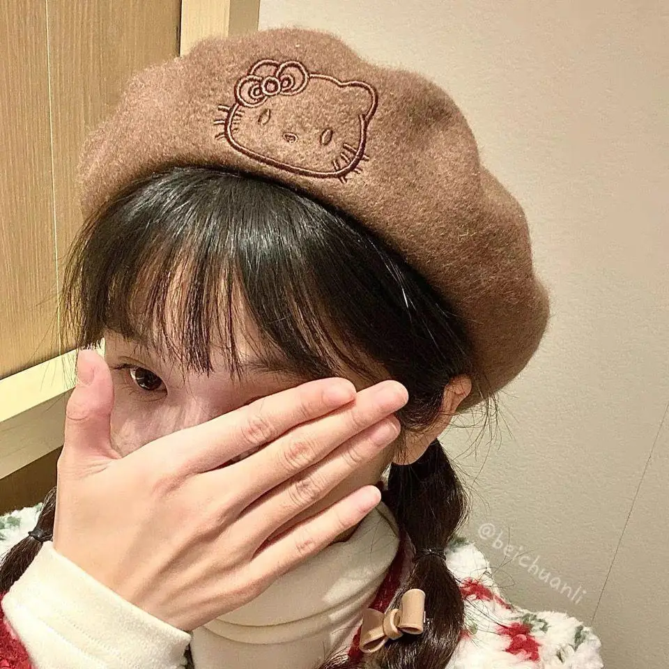 Cute Sanrio Hello Kitty Beret Face Showing Small Woolen Cloth Versatile Cute Student Casual Vintage Painter Hat in Stock