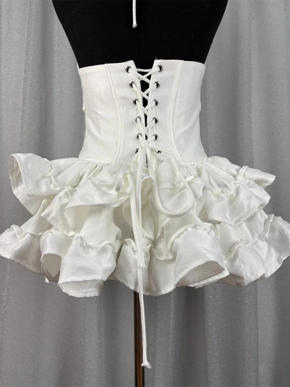 Vestidos sexis con cordones y cuello Halter para mujer, conjuntos de dos piezas con espalda descubierta y volantes, vestido acampanado con pantalones cortos, traje de cóctel para fiesta de noche