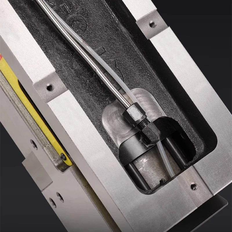 ملزمة هوائية هيدروليكية فائقة الشحن باستخدام الحاسب الآلي آلة حفر مركزية آلة طحن تركيبات خاصة عالية الدقة