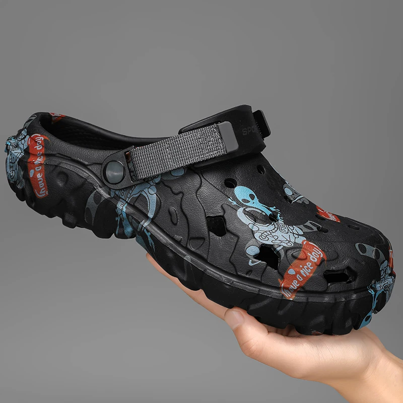 

Men's Summer Slippers Clogs Garden Shoes Outdoor men Casual Sandals beach Shoes male Comfortable Soft Clogs Large Size