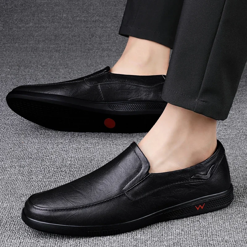 Men Casual Shoes outdoor Luxury Brand 2022 genuine Leather Mens Loafers Moccasins Breathable Slip on Black Driving Shoes men