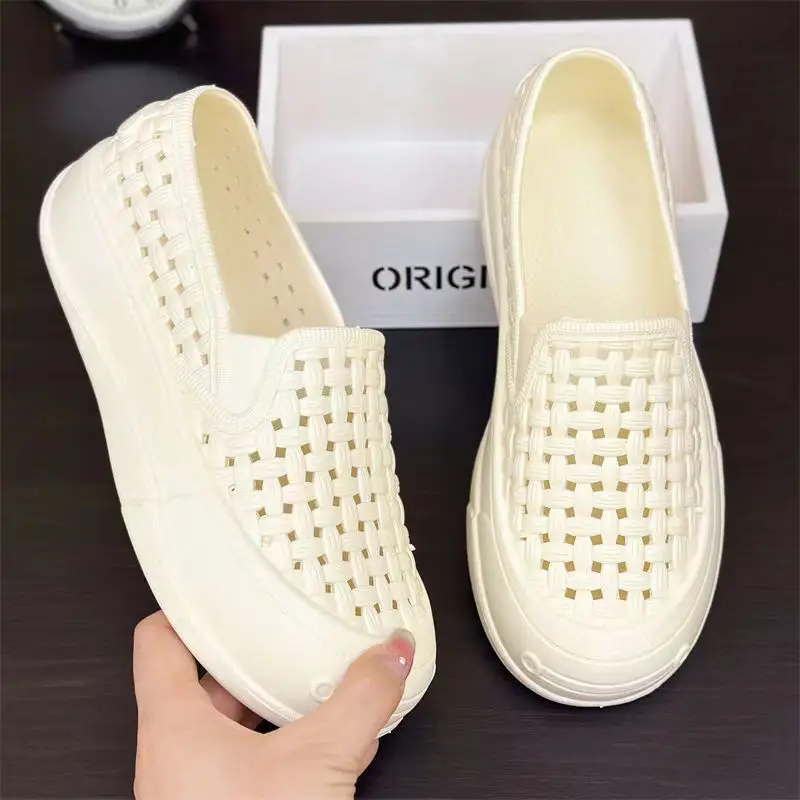White mesh platform sandals female nurse shoes soft sole mother shoes work shoes comfortable flat hole shoes walking shoes view 2