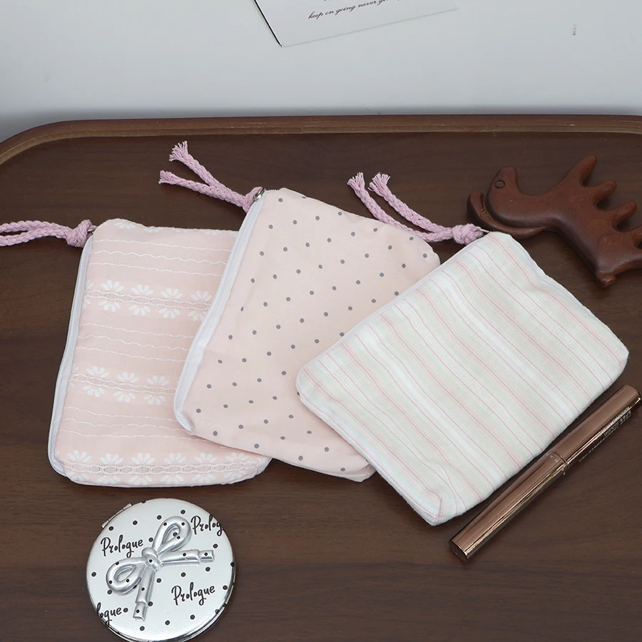 Rosa Gestreifte Damen-Kosmetiktasche Niedliche Geldbörse Mini-Kosmetiktaschen Tragbare Schlüssel-Kopfhörer-Lippenstift-Aufbewahrungstasche Münzbörse