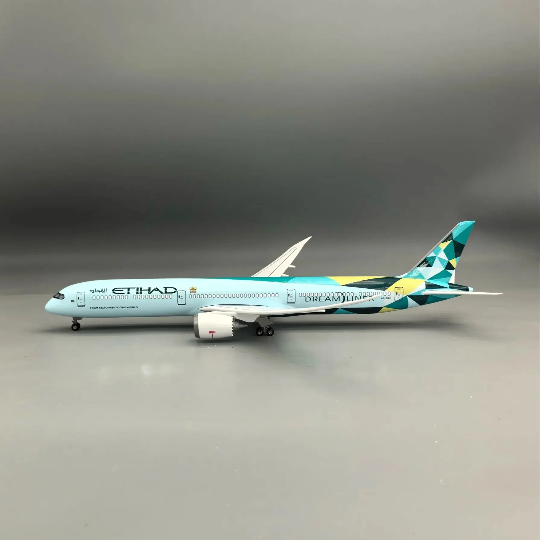 

Die-cast 1:130 Scale 47cm Large 787 Airplane Model Etihad Airways B787 Aircraft Model Aircraft with LED Lights For Decoration