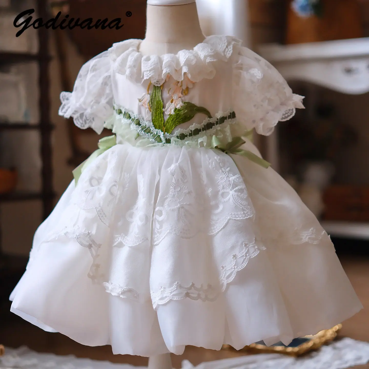 

Original Baby Girls High End Floral Embroidery Dress Summer New 2026 Kids Mesh Lace Trim Puff Sleeve Bow Birthday Party Gown