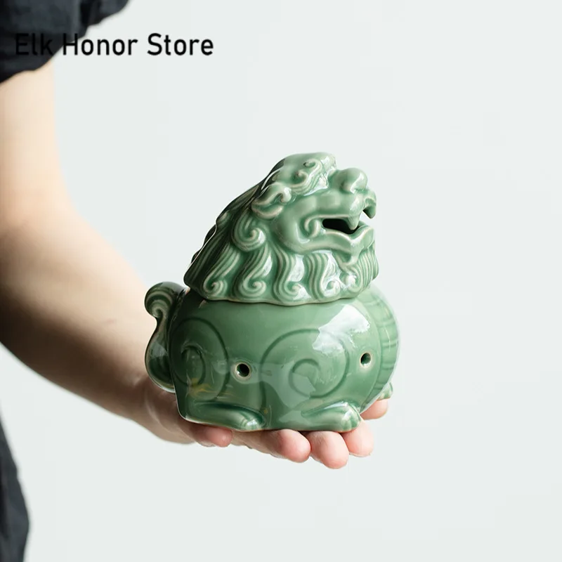 Retro Yue Kiln Celadon Incense Holder Creative Lion Dargon Stand for Incense Household Smell Distributor Aromatherapy Furnace