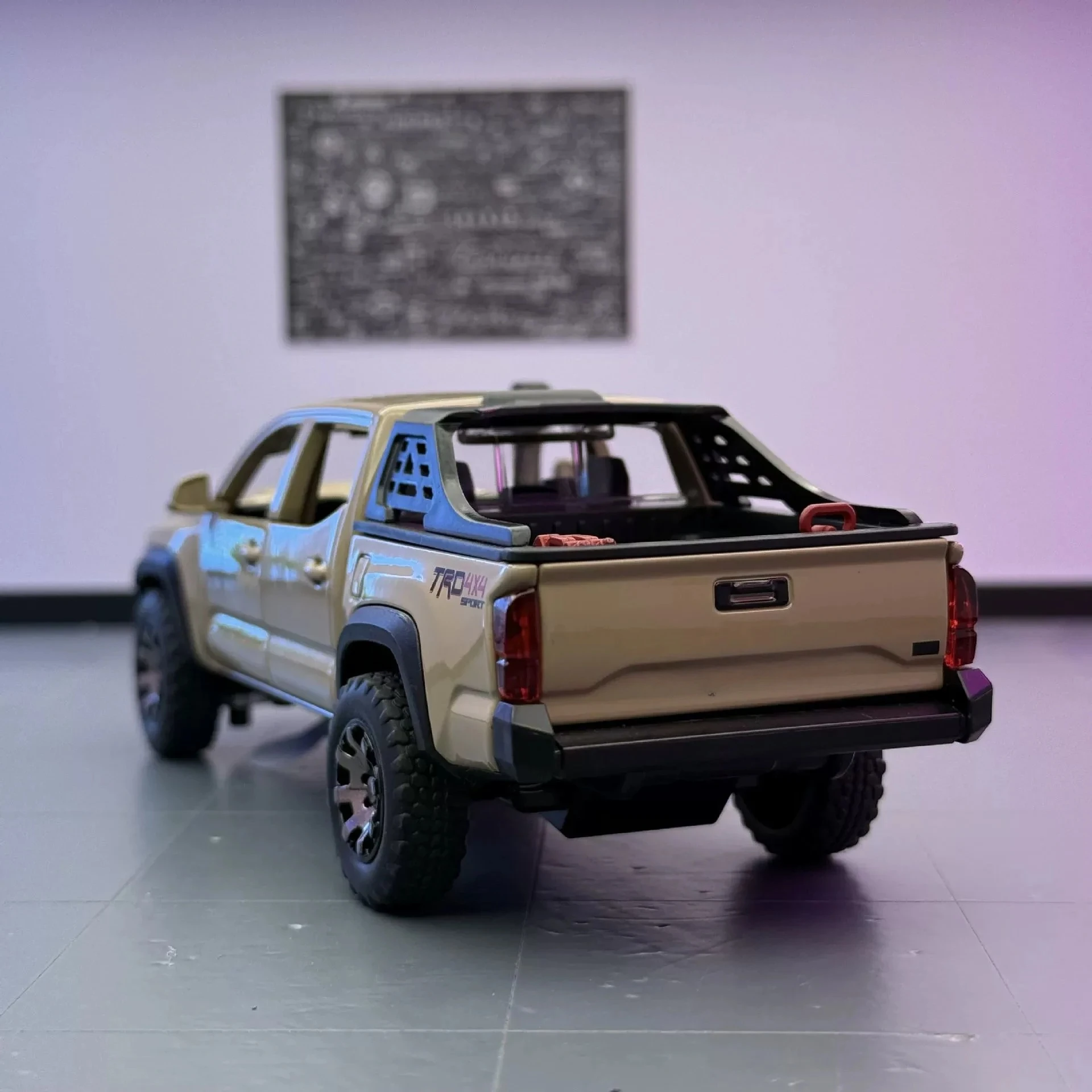 1:32 タコマ合金オフロード車両モデルシミュレーション音と光子供のおもちゃの車取り外し可能なアクセサリー男の子のためのギフト