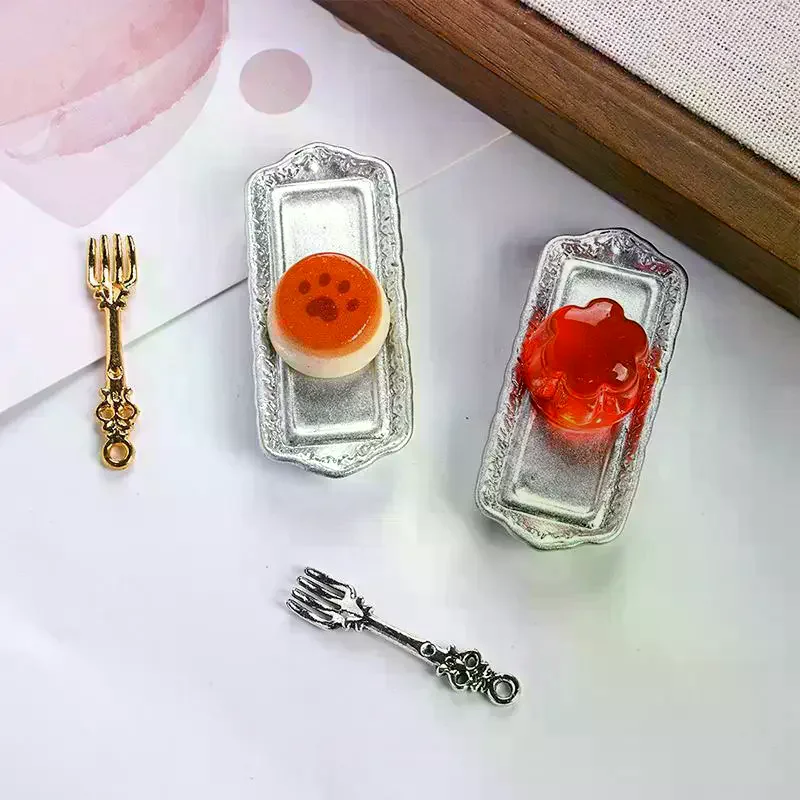 Miniature Simulated Steak Set Vintage Silver Serving Trays Perfect For Dollhouse Kitchen Diorama Craft Projects 10pcs