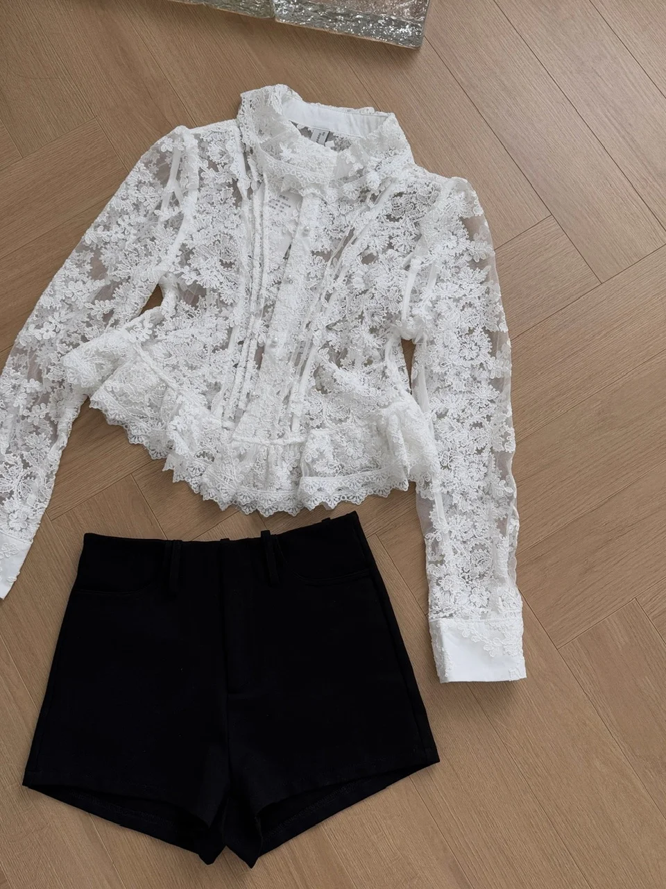 

Elegant Long Sleeve Women's Lace Trim Shirt Heavy Embroidery Hook Flower Summer Fashionable Versatile Polyester Fiber Blouse