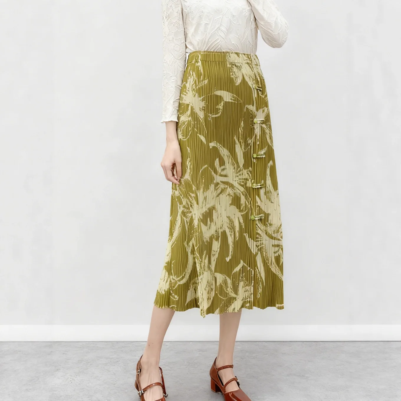 

Miyake Folds 2026 Spring and Fall New Half-body Skirt Women's Mid-length Retro Fashion Temperament Straight Skirt Half Skirt