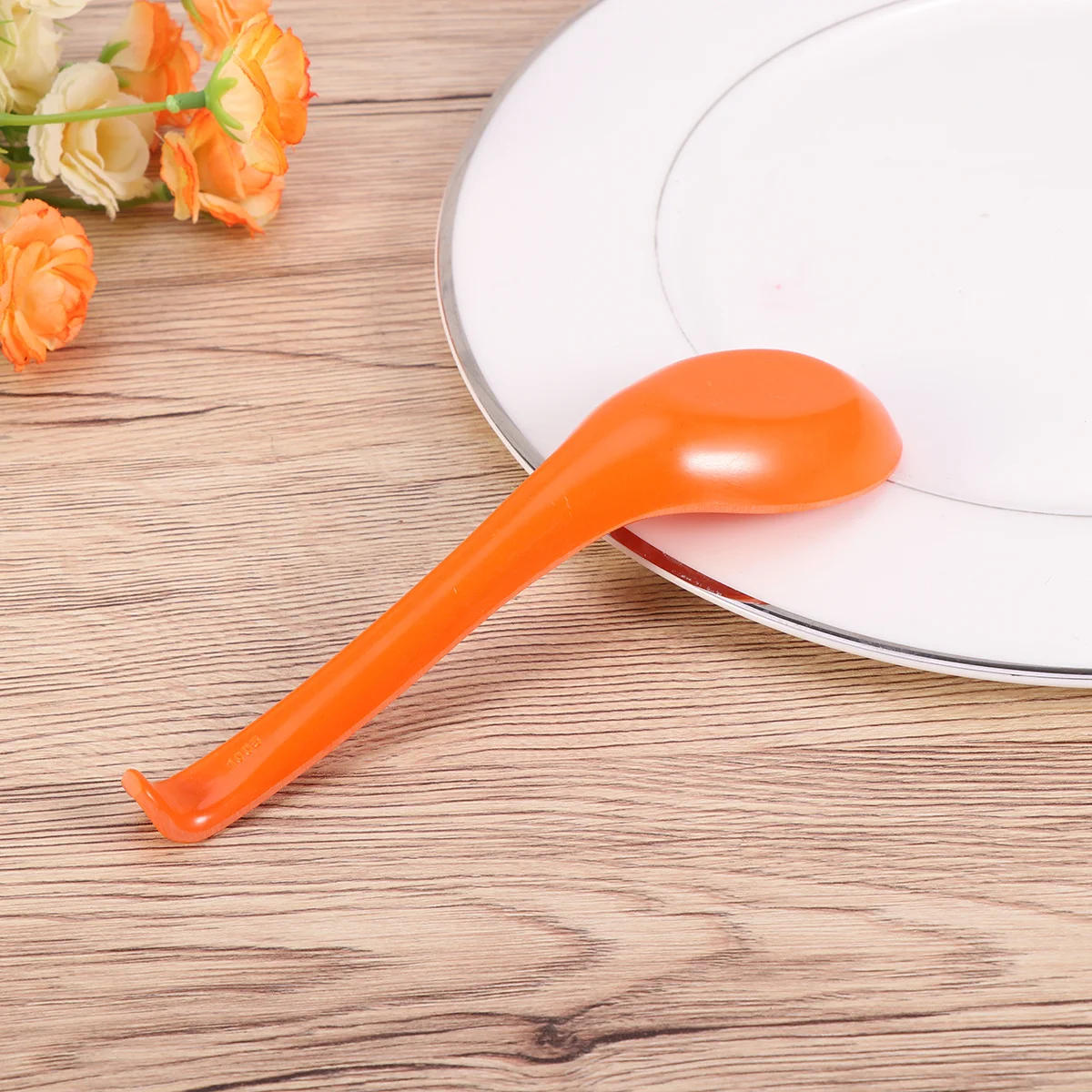 

12pcs Plastic Spoon Soup Long Handle Hook Style Tableware For Camping Cooking Outdoor Travel Restaurants Food Shops Non Toxic