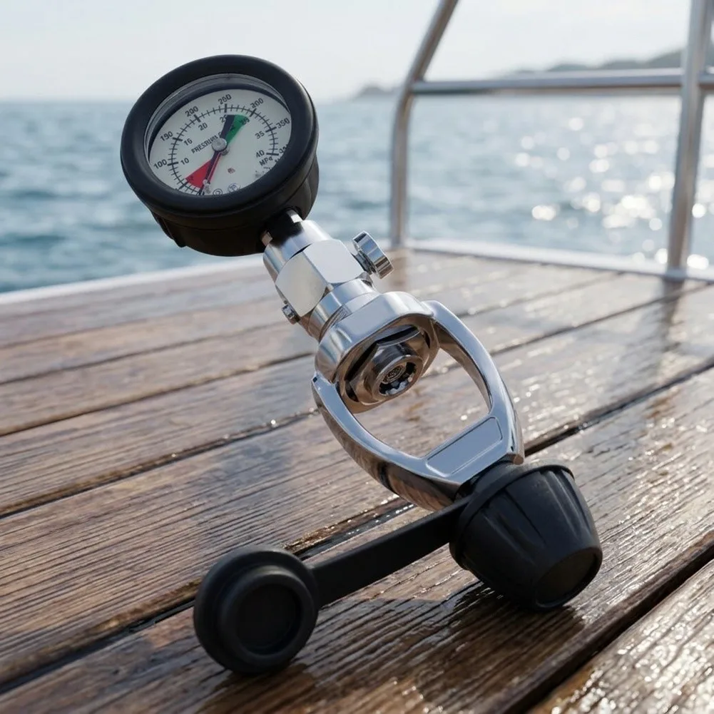 Brass Material Scuba Diving Cylinder For Night Diving For Scuba Diving Activities Measuring Range 0-300BAR Clear Measuring Scale