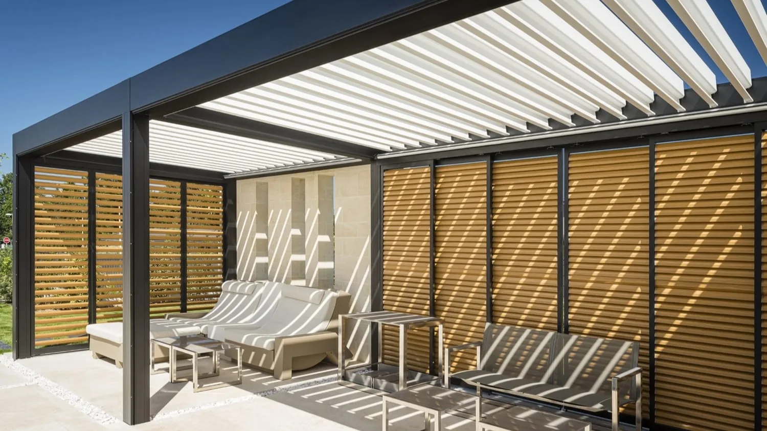 

Modern Aluminum Retractable Backyard Patio Awning Automatic Motorized Louver Outdoor Pergola with Wall Cover