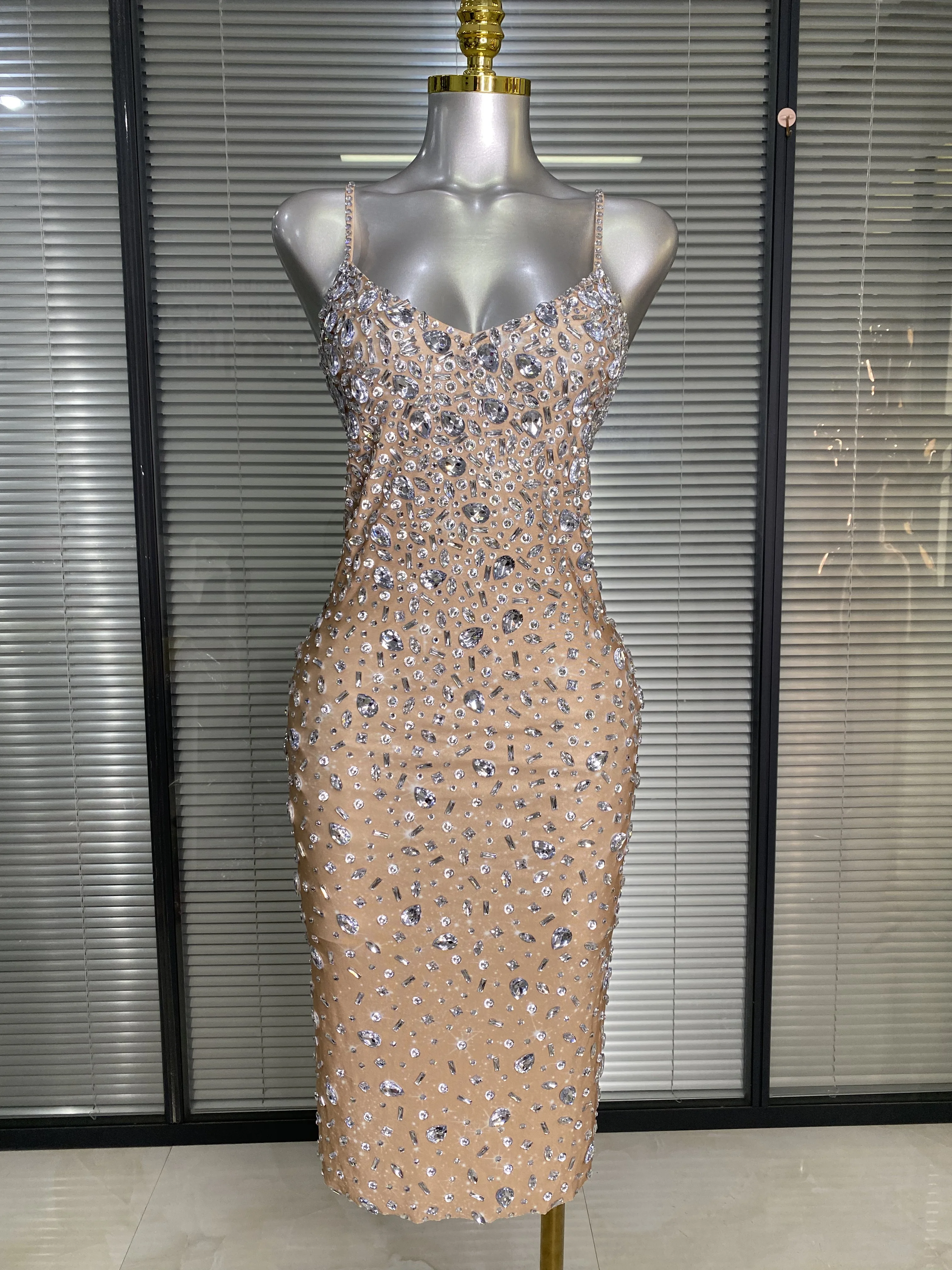 

Luxury Women Sexy Sparkly Rhinestones Crystal Sleeveless Mini Birthday Dress Party Nightclub Performance Costume