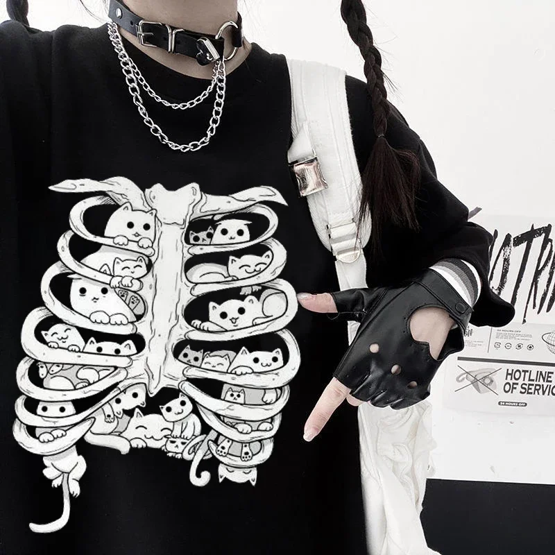 Gothic Black women T-Shirts Little Cats Group On The Skeleton Anatomy Organ Structure Graphic Tshirt For woman Crew Neck Tops