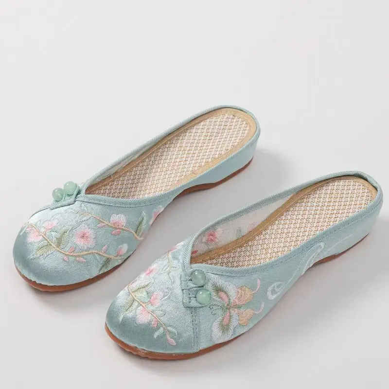 2024 Women's Chinese Traditional Flat Sole Embroidered Floral Slipper Soft Sole Non Slip Round Toe Ethnic Style Home Slippers