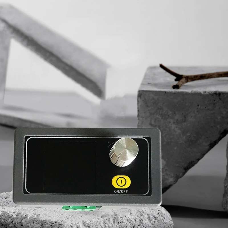 1Set 6-30V Verstelbare Voeding Ingang Constante Spanning Solar Oplaadmodule PCB + Metaal