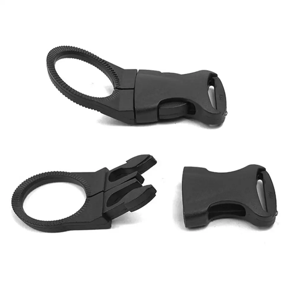 屋外ウォーターボトルホルダークリップ、ナイロンクライミングカラビナベルト、バックパックハンガー、キャンプカラビナ、50個