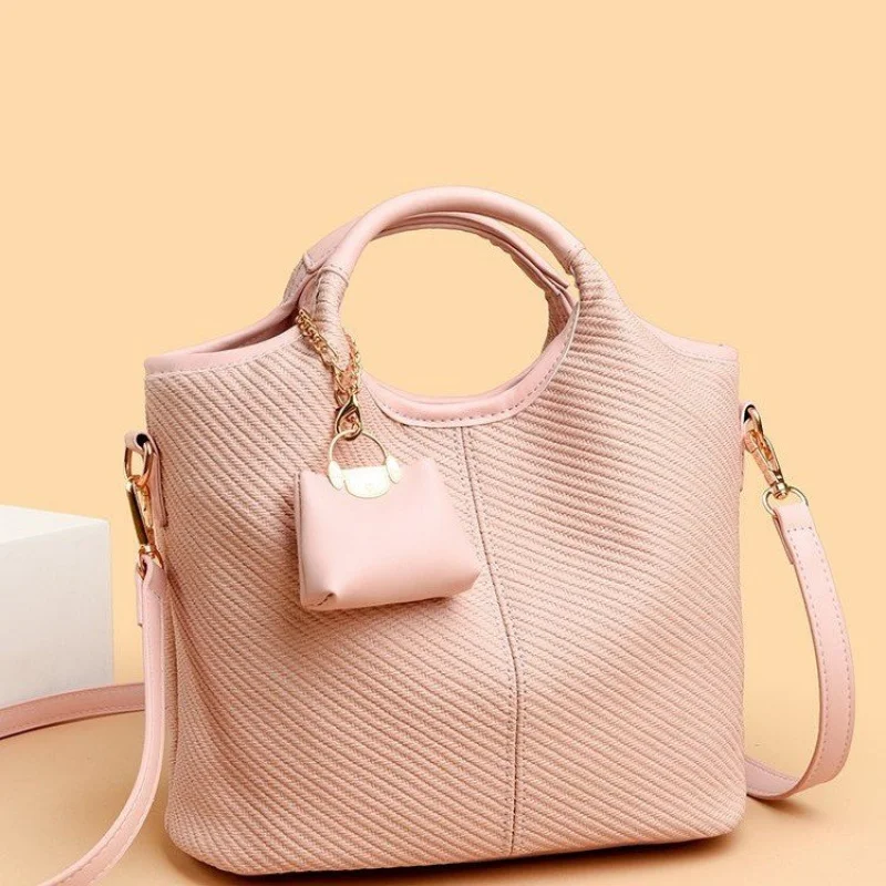 

Ladies Messenger Bag Crafted From Glen-Printed Leather Boasting Casual Skopje High-End Lasting Spacious Look​