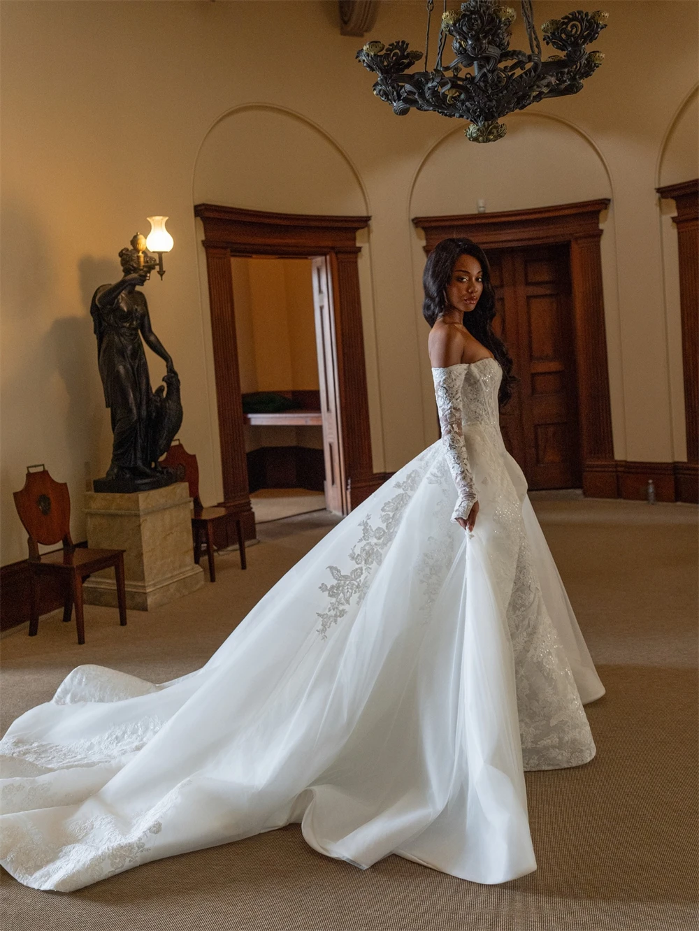 

Customized Elegant White Lace Wedding Dress Formal Boat Neck Long Sleeves Bridal Gown Boho Mermaid Chapel Train Vestido De Novia