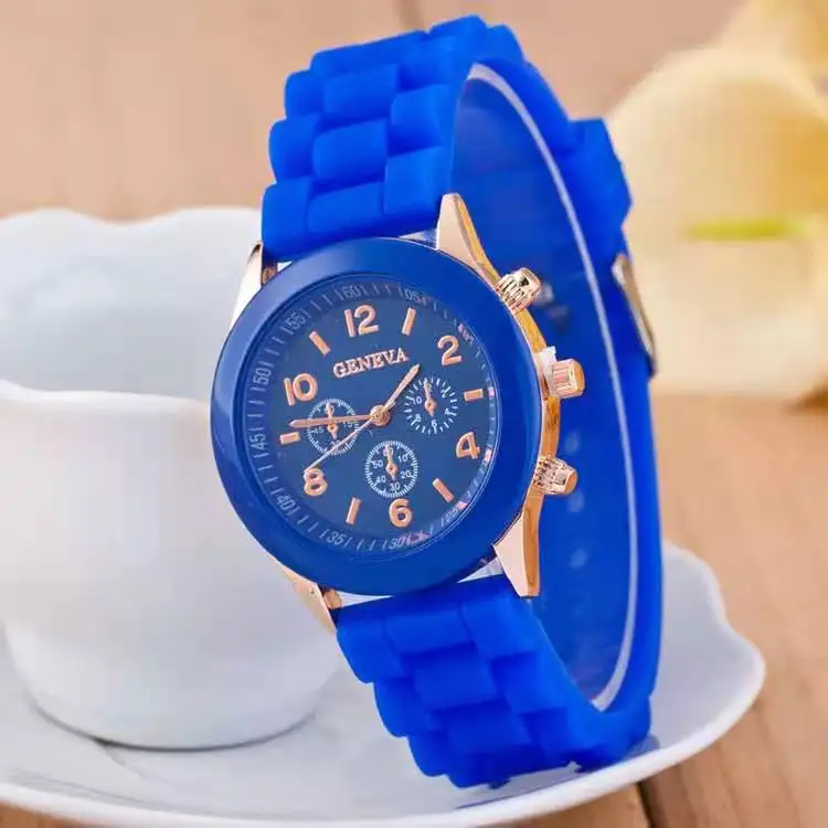 2023 nuovo semplice orologio al quarzo Casual di marca in silicone da donna orologi in Silicone di cristallo Relogio Feminino orologio da polso vendita calda