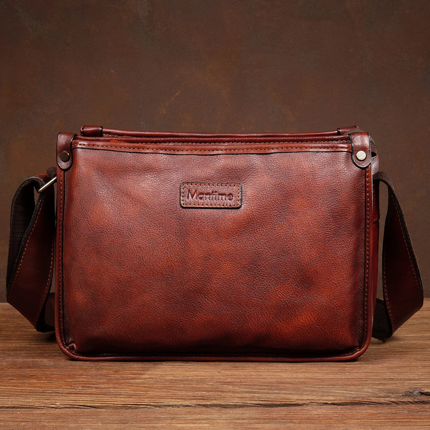 Men's Handmade Genuine Leather Crossbody Bag Top-Grain Vegetable-Tanned Cowhide Shoulder Casual Phone Pouch for Daily Use