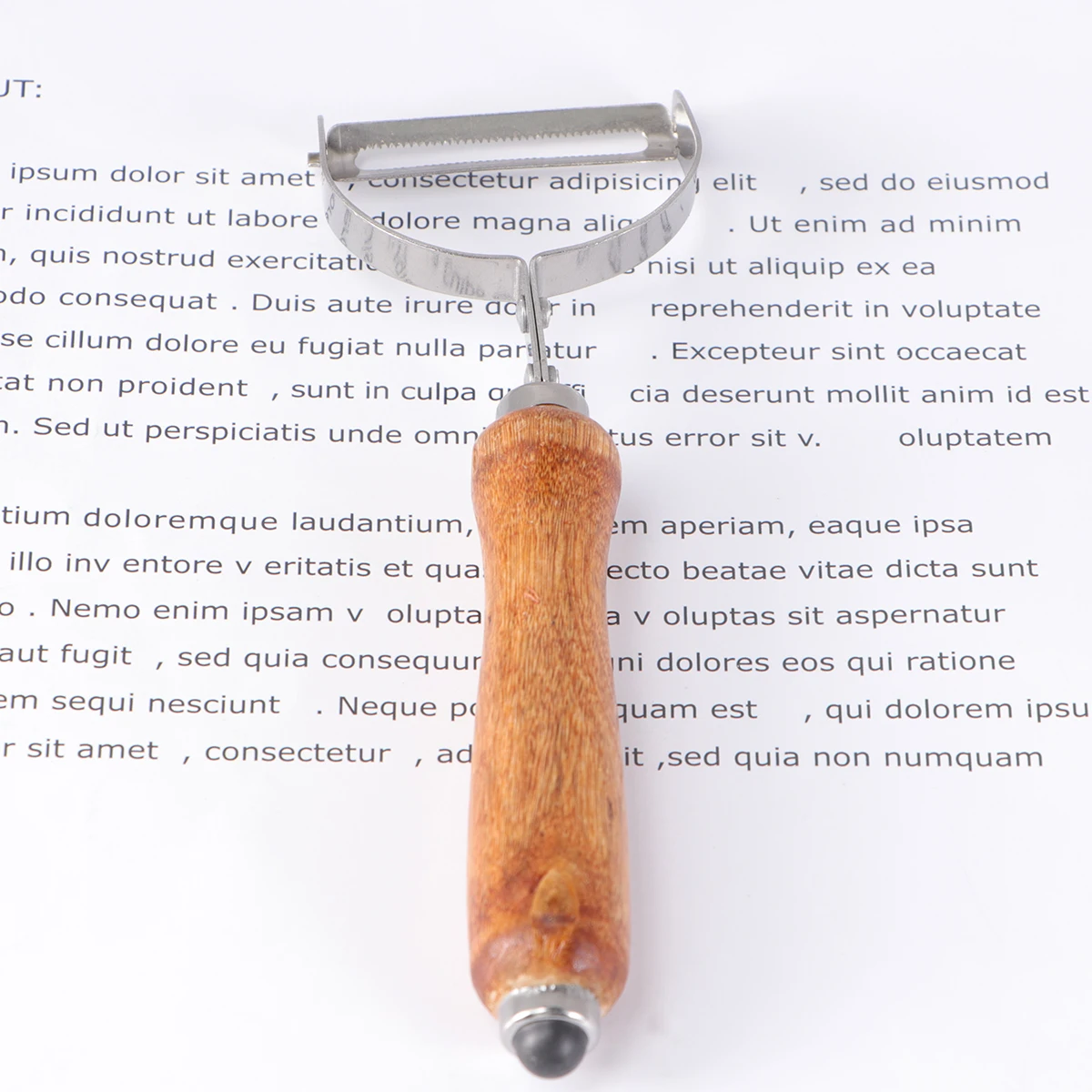 

1Pcs Wooden Handle Peeler Stainless Steel Vegetable and Fruit Tool Ergonomic Kitchen Gadget for Carrots Potatoes Apples Pears