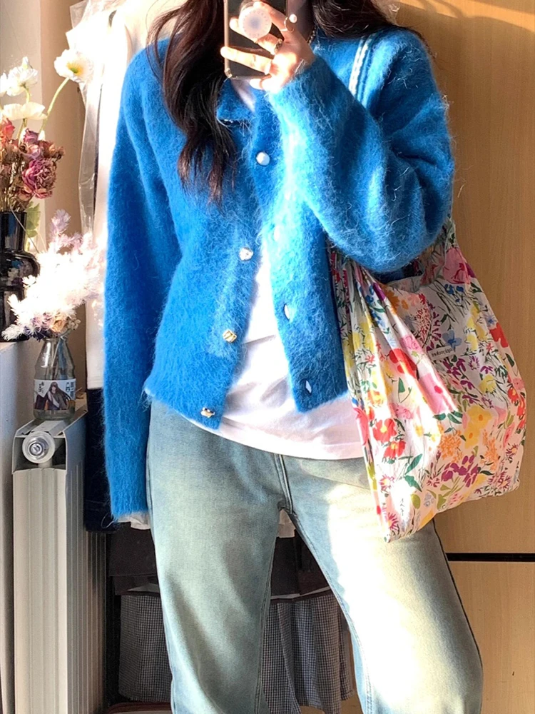 

Autumn and winter soft Korean version fashion fufu round neck long sleeved sweater jacket blue knitted cardigan top