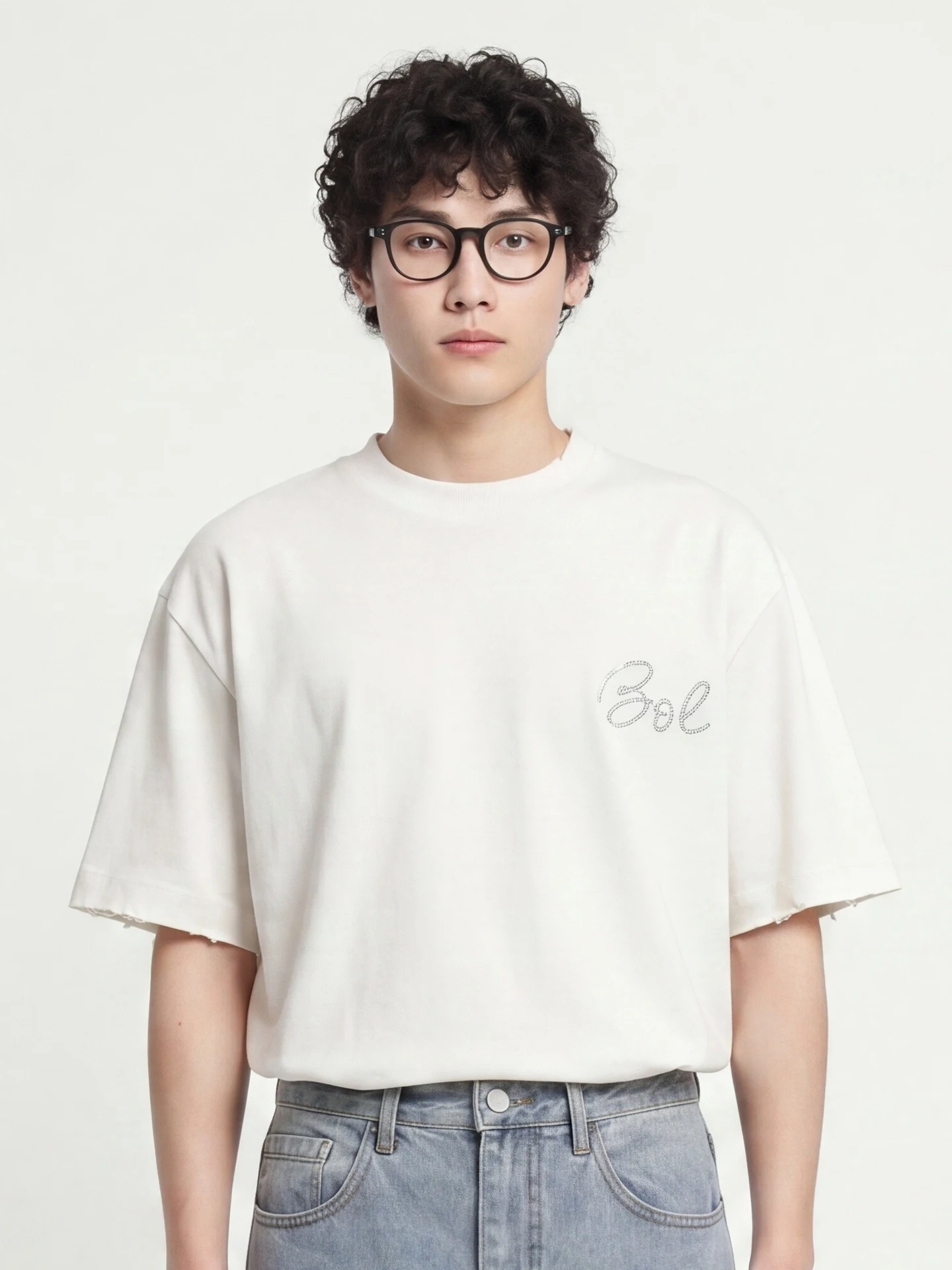 t-shirt-a-maniche-corte-con-lettere-applicate-a-caldo-collezione-estiva-2026-produttore-cinese-abbigliamento-casual-alla-moda