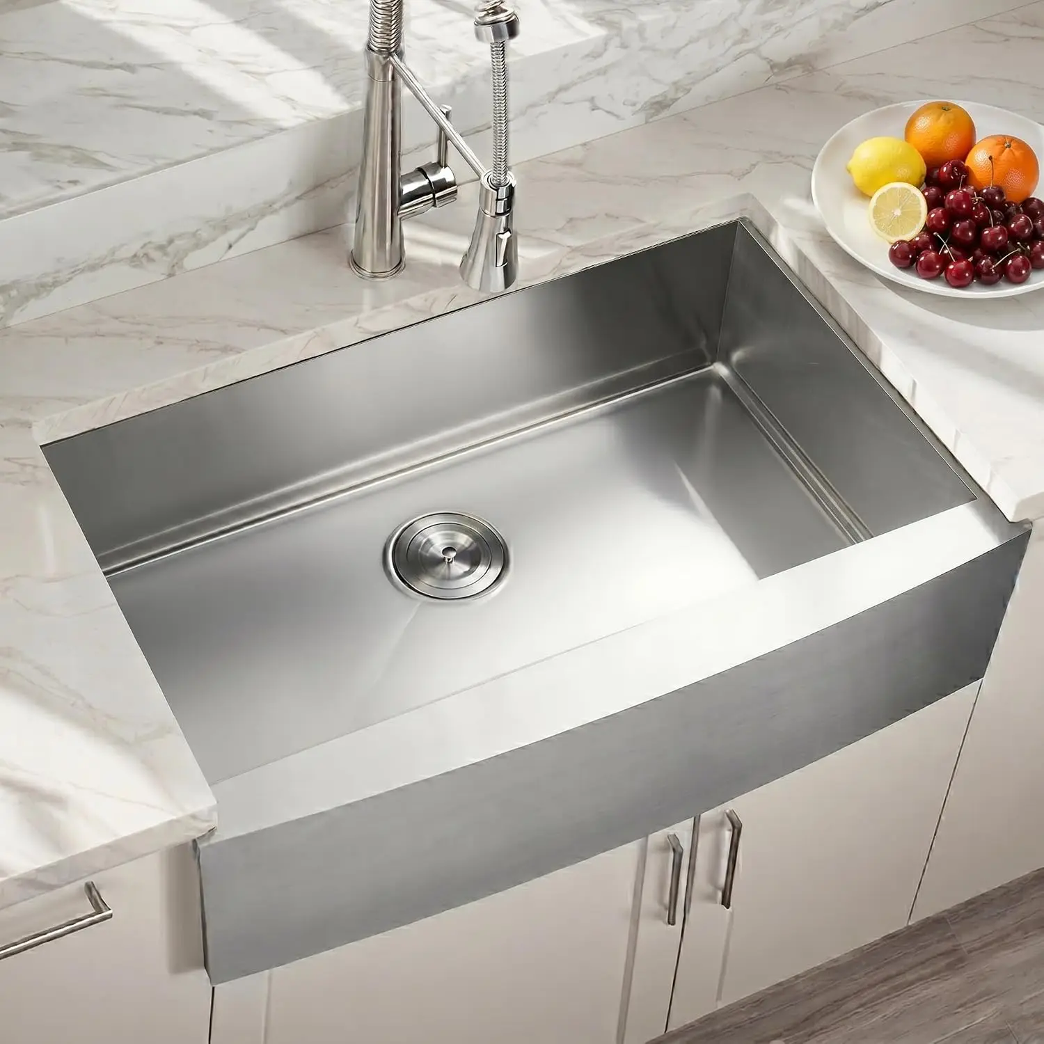 Hotis 33 Inch Farmhouse Sink, Stainless Steel Farmhouse Kitchen Sink, 16 Gauge 9 Inch Deep Undermount Apron Front Farm Sinks, 33