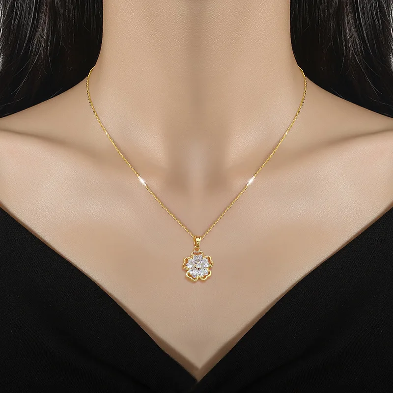 Fashionable Luxury Five-Leaf Flower Pendant Women's Jewelry Versatile Everyday Stainless Steel Choker Design Sensation