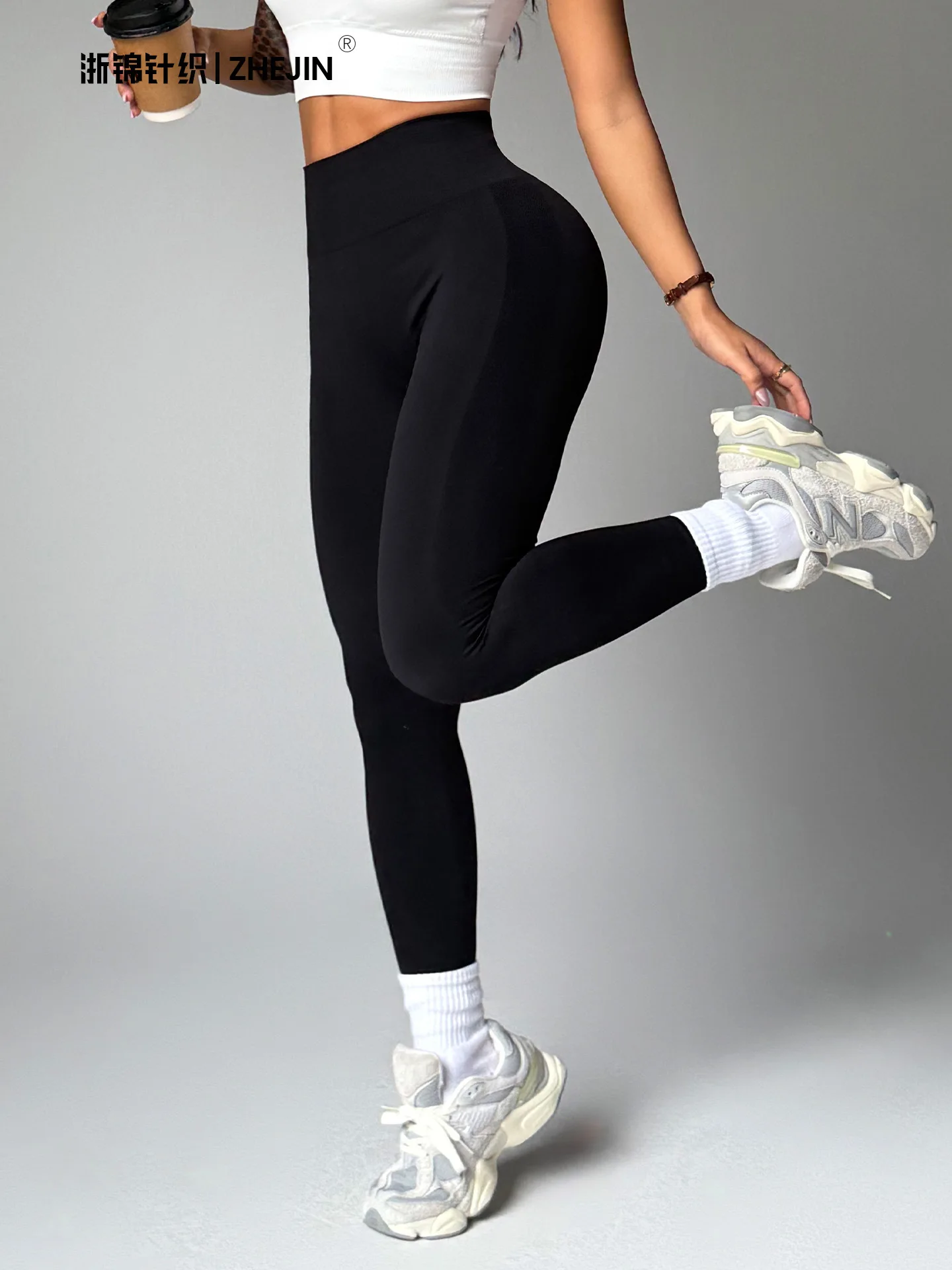 

Wear high-waisted, hip-lifting fitness pants, women's running tight pants, and peach-colored yoga pants for body shaping