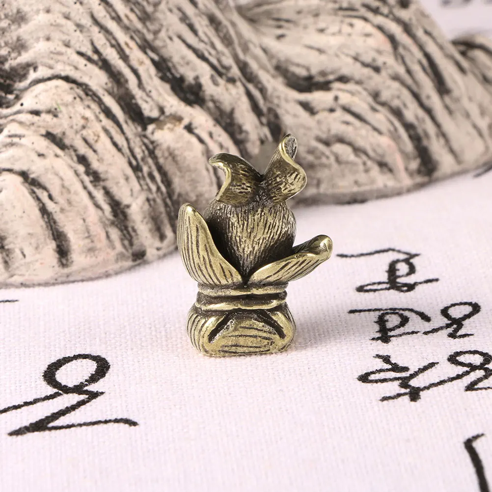 

Mini Brass Rabbit Statue Retro Golden Bunny Craft for Desktop Home Office Decor Vintage Animal Ornament Cabinet Display Indoor